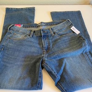 Old Navy Blue Jeans / Model The Flirt / Size:10 / Brand New / SHORT